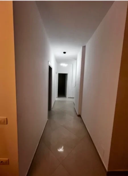 Tirane, jepet me qera shtepi 2+1+Ballkon , 77 m² 51 € (Astir rruga Sokrat Milo)