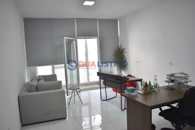 Tirane, jepet me qera zyre , 105 m² 1.200 € (Kika 2)