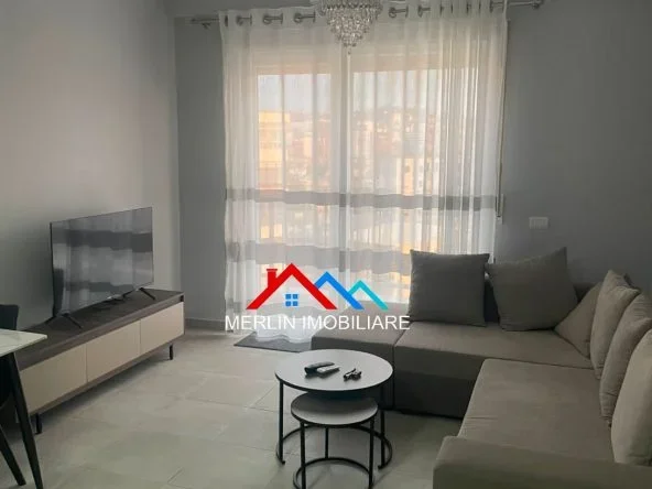 Tirane, jepet me qera apartament 2+1+Ballkon Kati 2, 100 m² 735 € (RRUGA BARDHYL,BRRYLI)
