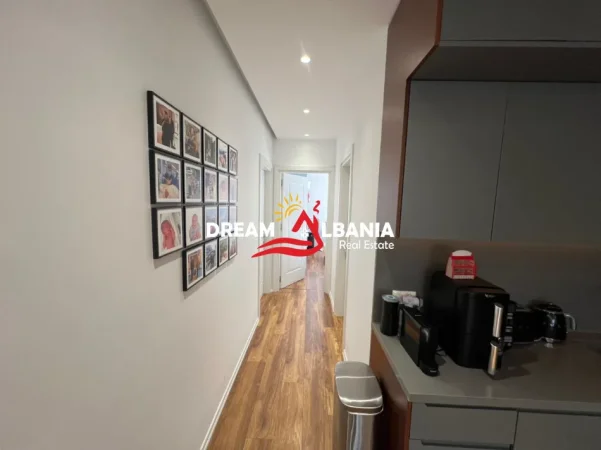 Tirane, jepet me qera apartament 2+1+Ballkon Kati 3, 128 m² 1.200 € 