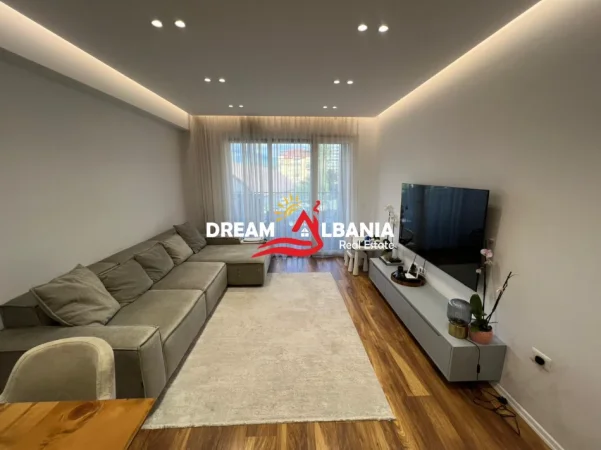 Tirane, jepet me qera apartament 2+1+Ballkon Kati 3, 128 m² 1.200 € 