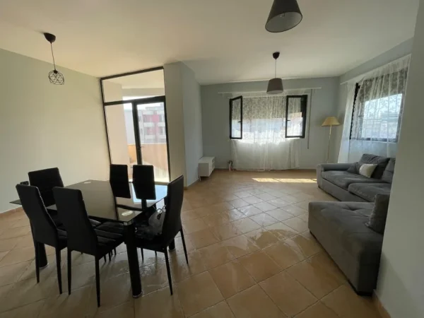 Tirane, shitet apartament 2+1 Kati 3, 90 m² 150.000 € (Rruga Andon Zako Cajupi)