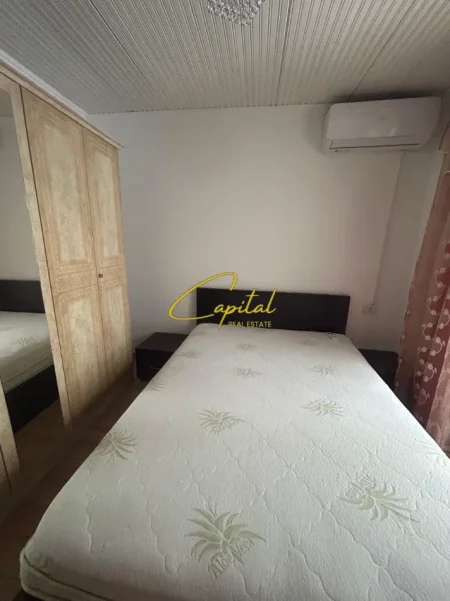 Tirane, jepet me qera apartament 1+1 Kati 1, 45 m² 450 € (RRUGA MUHAMET GJOLLESHA)