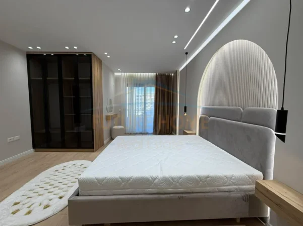 Tirane, shitet apartament 2+1+Ballkon , 107 m² 165.000 € (Unaza e Re)