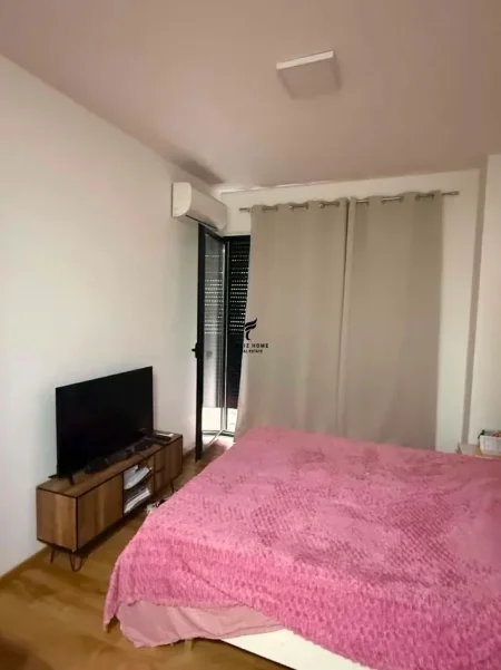 Tirane, jepet me qera apartament 1+1 Kati 2, 72 m² 600 € (STACIONI TRENIT)