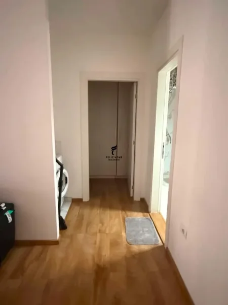 Tirane, jepet me qera apartament 1+1 Kati 2, 72 m² 600 € (STACIONI TRENIT)