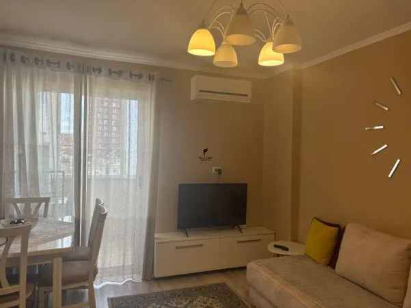 Tirane, jepet me qera apartament 1+1 Kati 7, 56 m² 600 € (MYSLYM SHYRI)