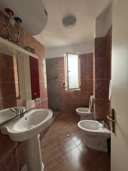 Tirane, jepet me qera apartament 1+1 Kati 7, 56 m² 600 € (MYSLYM SHYRI)