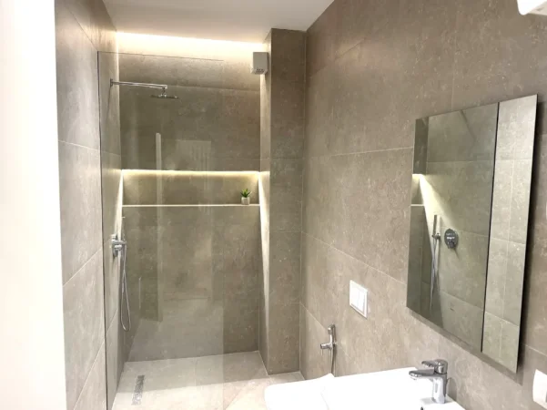 Tirane, shitet apartament 1+1 Kati 8, 63 m² 230.000 € (RRUGA E “BARRIKADAVE”)
