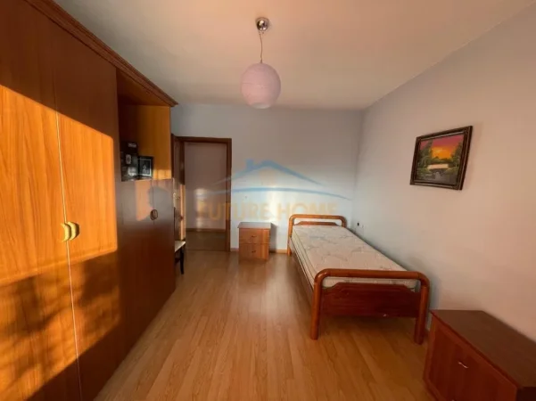 Tirane, jepet me qera apartament 4+1+Ballkon Kati 3, 116 m² 1.400 € (Rruga Mine Peza)