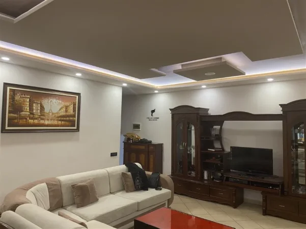 Tirane, shitet apartament 2+1 Kati 10, 95 m² 295.000 € (KOMUNA E PARISIT)