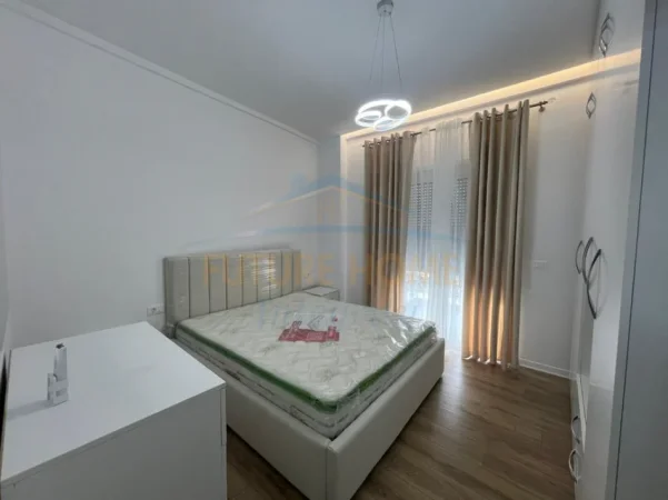 Tirane, jepet me qera apartament 2+1+Ballkon Kati 1, 88 m² 550 € (Sauk)