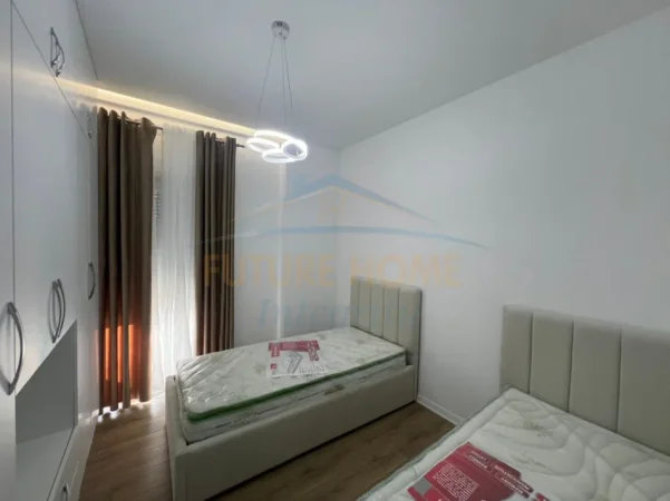Tirane, jepet me qera apartament 2+1+Ballkon Kati 1, 88 m² 550 € (Sauk)