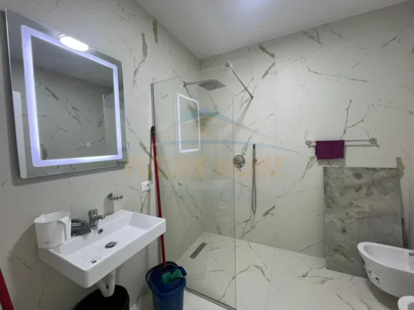Tirane, jepet me qera apartament 2+1+Ballkon Kati 1, 88 m² 550 € (Sauk)