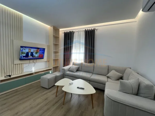 Tirane, jepet me qera apartament 2+1+Ballkon Kati 1, 88 m² 550 € (Sauk)