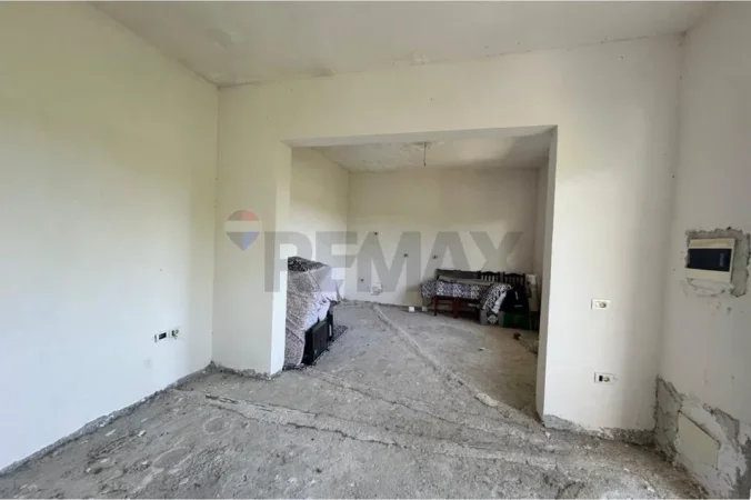 shitet shtepi Vile 1 Katshe Kati 0, 500 m² 170.000 € (Lagjja 4 Heronjtë, Rruga Drashovica, Vlorë)