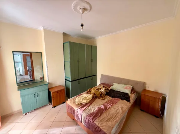 Tirane, jepet me qera apartament 2+1 Kati 2, (fresk)