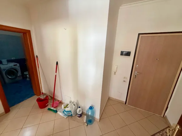 Tirane, jepet me qera apartament 2+1 Kati 2, (fresk)