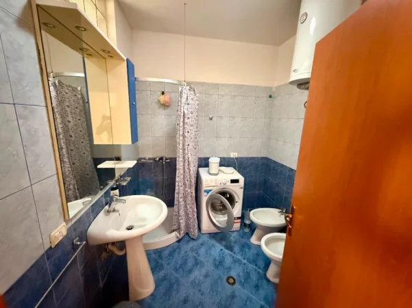 Tirane, jepet me qera apartament 2+1 Kati 2, (fresk)