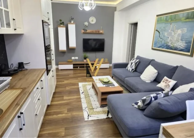 Tirane, jepet me qera apartament 1+1+Ballkon Kati 4, 70 m² 670 € (RRUGA MARGARITA TUTULANI)