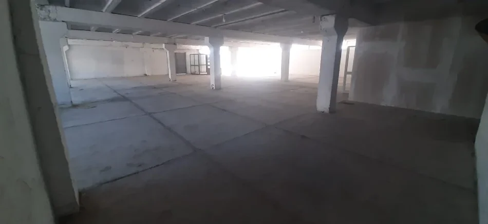 Shkoder, jepen me qera ambjente biznesi per Magazina