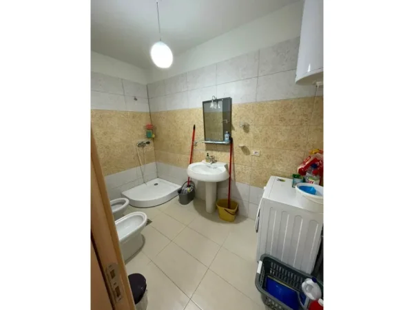 Durres, shitet apartament 2+1 Kati 2, 194 m² 245.000 € (Vila e Zogut)