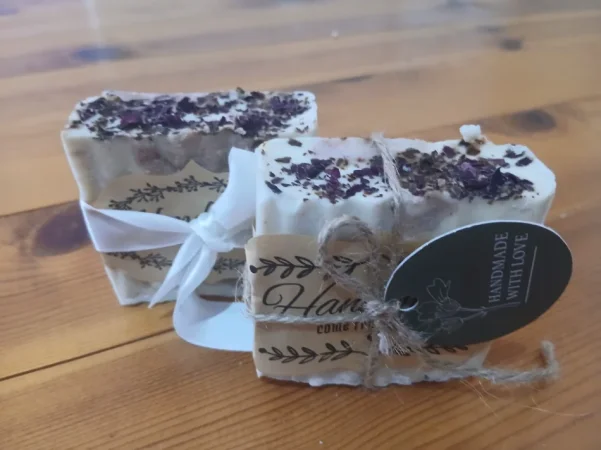 Tirane, ofroj Sapune bimor( Artizanal) @eambla.soaps