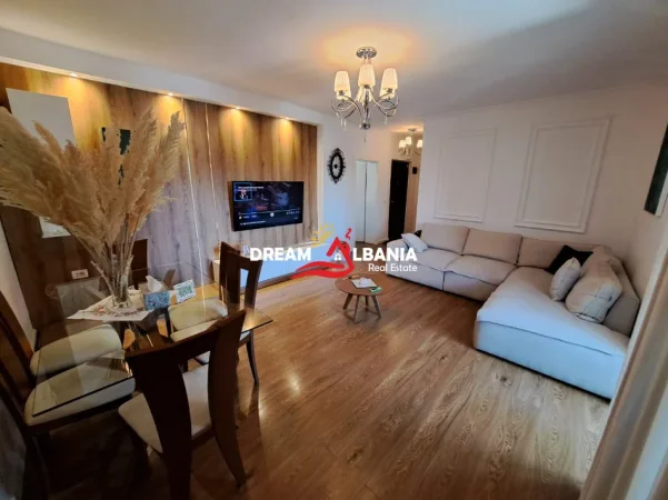 Tirane, shitet apartament 2+1+Ballkon Kati 4, 90 m² 155.000 € 