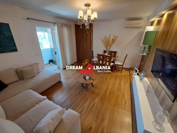 Tirane, shitet apartament 2+1+Ballkon Kati 4, 90 m² 155.000 € 