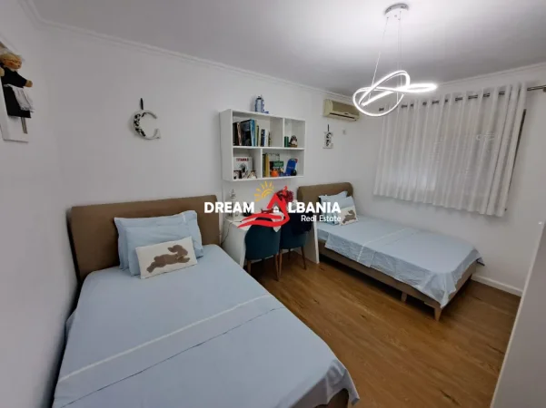 Tirane, shitet apartament 2+1+Ballkon Kati 4, 90 m² 155.000 € 