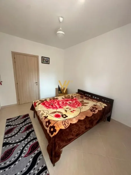Tirane, jepet me qera apartament 1+1+Ballkon Kati 3, 87 m² 470 € (FRESKU)