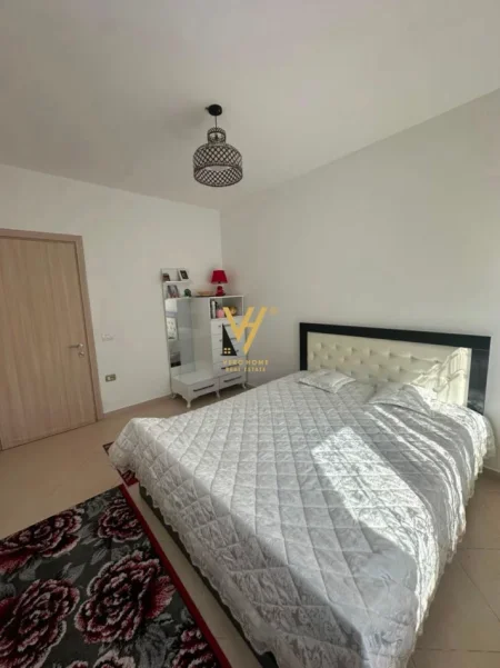 Tirane, jepet me qera apartament 1+1+Ballkon Kati 3, 87 m² 470 € (FRESKU)