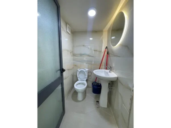 Tirane, shitet ambjent biznesi Kati 0, 37 m² 115.000 € (5 MAJ)