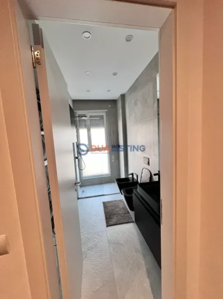 Tirane, jepet me qera apartament 3+1+Aneks+Ballkon Kati 8, 131 m² 1.400 € (Don Bosco)