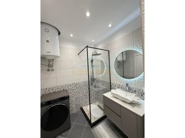 Tirane, shitet apartament 2+1 Kati 3, 109 m² 165.000 € (UNAZA E RE)
