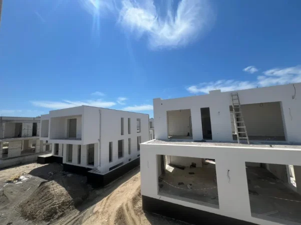 Durres , shitet  Vile 2 Katshe , 288 m² 700.000 € (Gjiri i Lalzit)