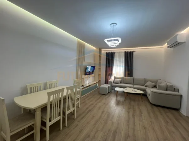 Tirane, jepet me qera apartament 2+1 Kati 1, 89 m² 600 € (PORTA TIRANA E RE)