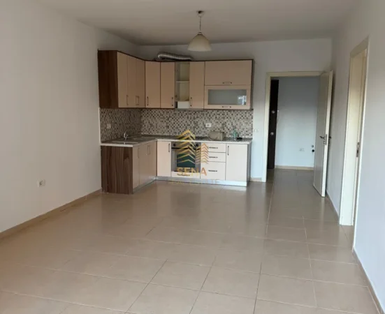Tirane, jepet me qera apartament 2+1+Ballkon Kati 3, 100 m² 450 € (Ish Fusha e Aviacionit)