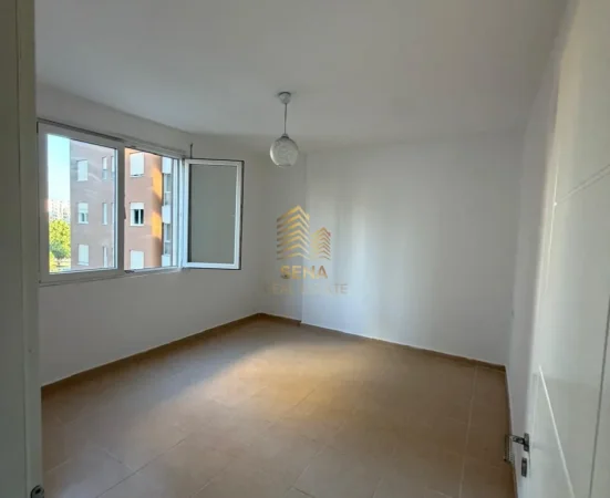 Tirane, jepet me qera apartament 2+1+Ballkon Kati 3, 100 m² 450 € (Ish Fusha e Aviacionit)