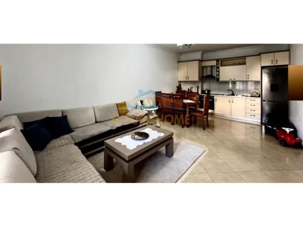 Tirane, jepet me qera apartament 2+1+Ballkon Kati 2, 117 m² 450 € (Fresk)