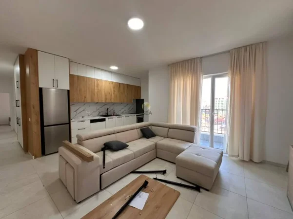 Tirane, jepet me qera apartament 2+1+Aneks+Ballkon Kati 5, 100 m² 750 € (Ish Frigoriferi Rruga Besa)