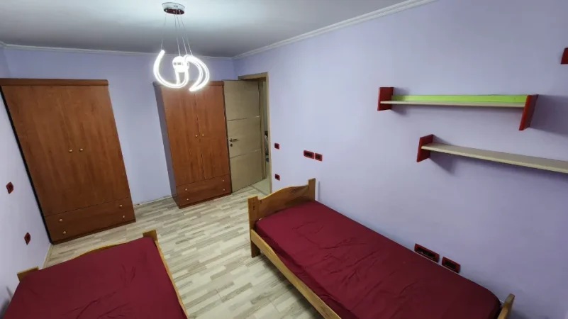 Tirane, jepet me qera apartament 2+1+Ballkon Kati 2, 500 € (Rruga Ali Visha, pranë Rruges se Elbasanit )
