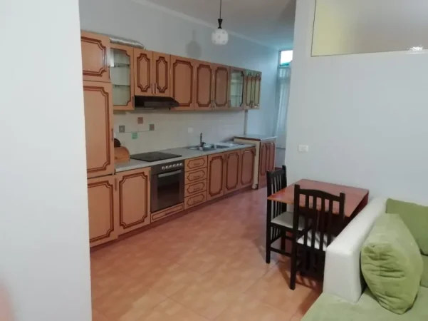 Tirane, jap me qera apartament 1+1 Kati 2, 62 m² 350 €