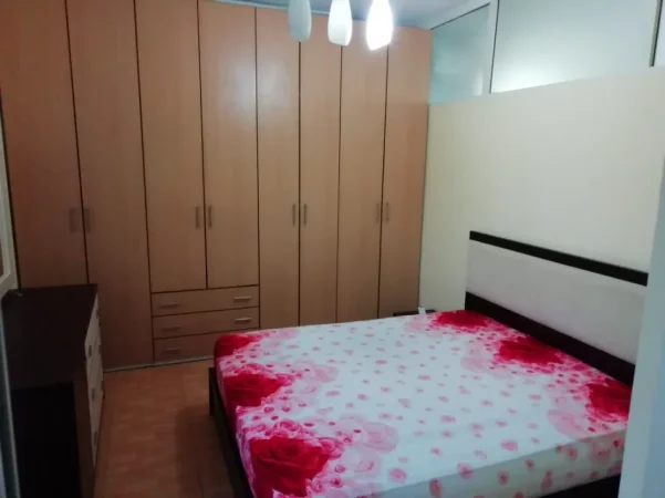 Tirane, jap me qera apartament 1+1 Kati 2, 62 m² 350 €