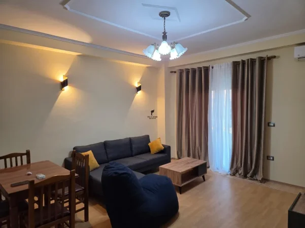 Tirane, jepet me qera apartament 1+1 Kati 3, 70 m² 600 € (SIRI KODRA)