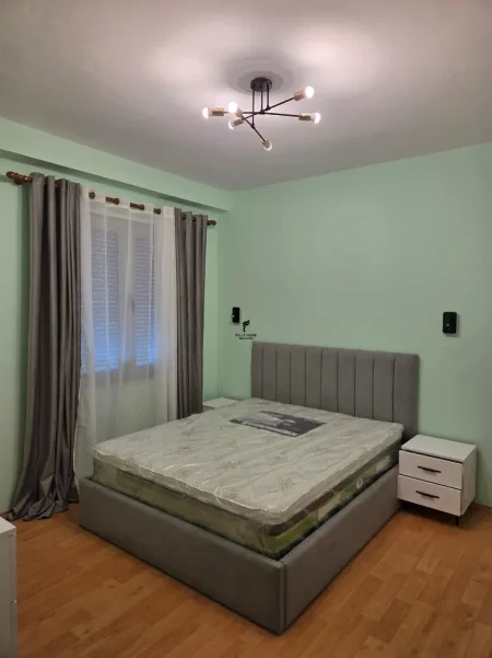 Tirane, jepet me qera apartament 1+1 Kati 3, 70 m² 600 € (SIRI KODRA)