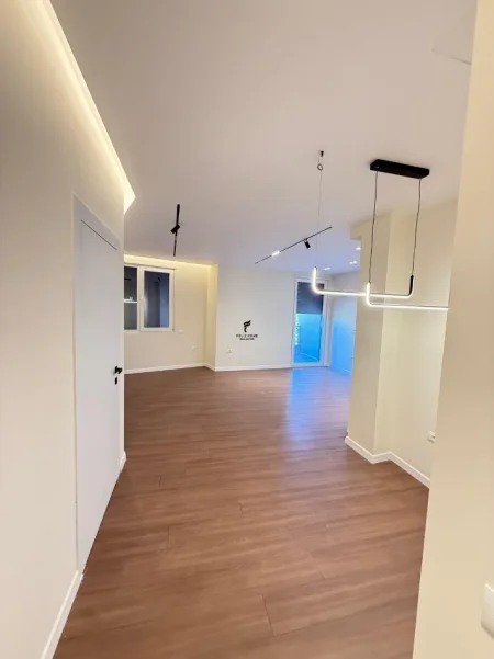 Tirane, shitet apartament 2+1 Kati 5, 80 m² 185.000 € (BRRYLI)