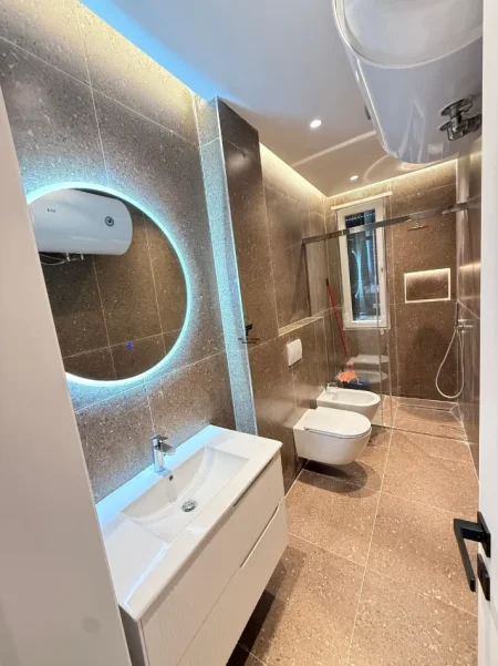 Tirane, shitet apartament 2+1 Kati 5, 80 m² 185.000 € (BRRYLI)