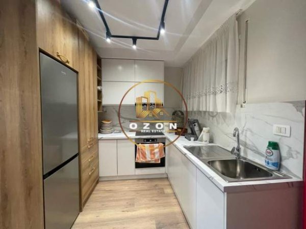 Tirane, jepet me qera apartament duplex Dublex Kati 1, 120 m² 1.000 Euro (KODRA E DIELLIT 2)