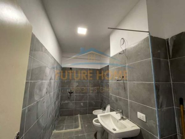 Tirane, shitet apartament 1+1 Kati 4, 102.000 Euro (Fusha e Aviacionit)